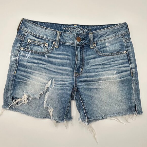 American Eagle Distressed Denim Cut-Off Shorts Size 4 - Picture 1 of 6